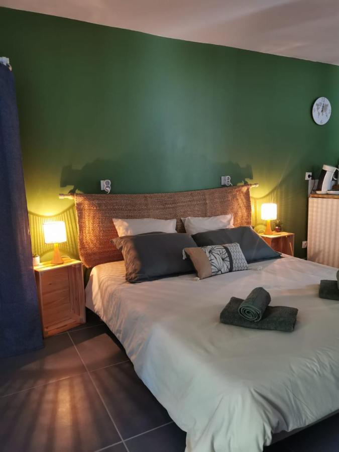 Les Lits De L'Arz Bed and Breakfast Malansac Εξωτερικό φωτογραφία